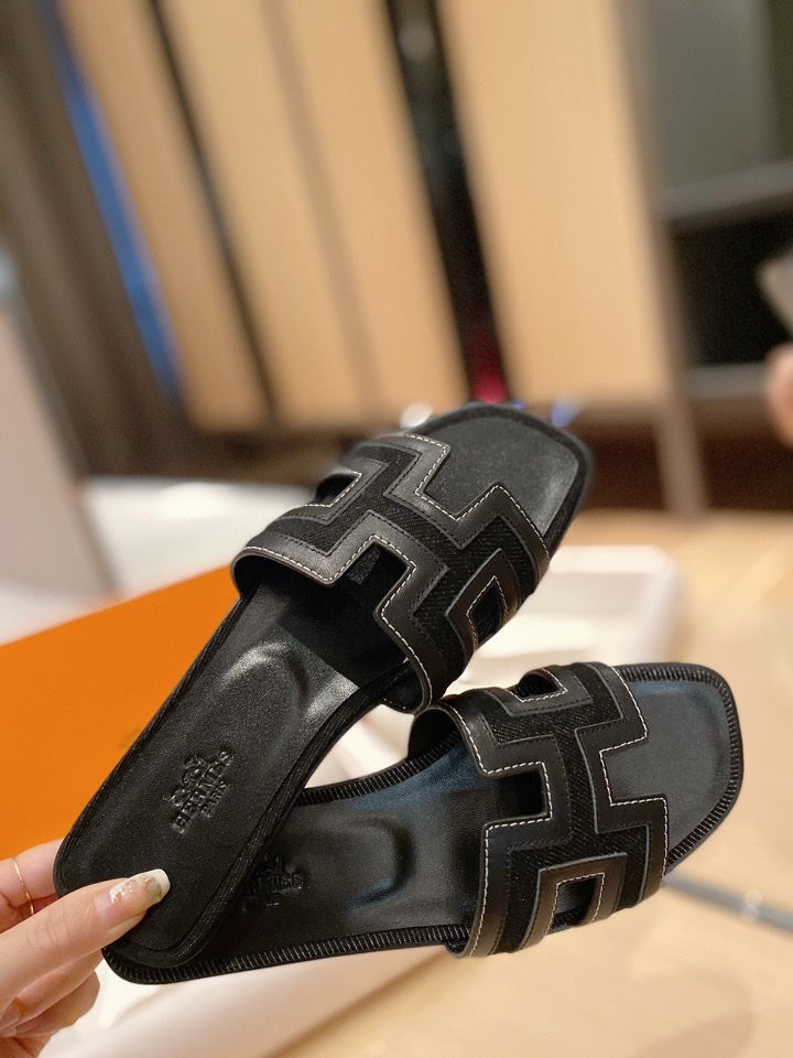 Hermes 0RAN Sandals in Black Calfskin and Canvas