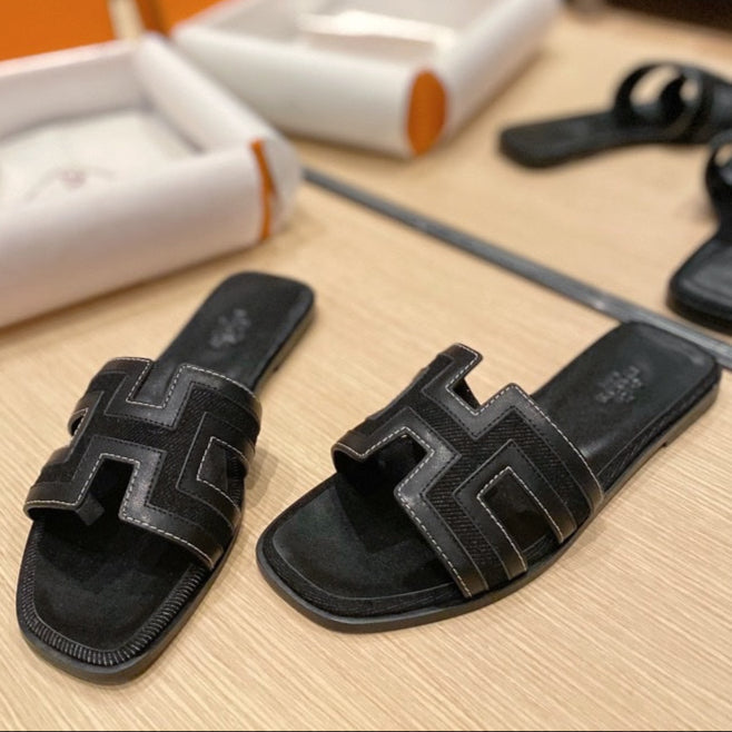 Hermes 0RAN Sandals in Black Calfskin and Canvas