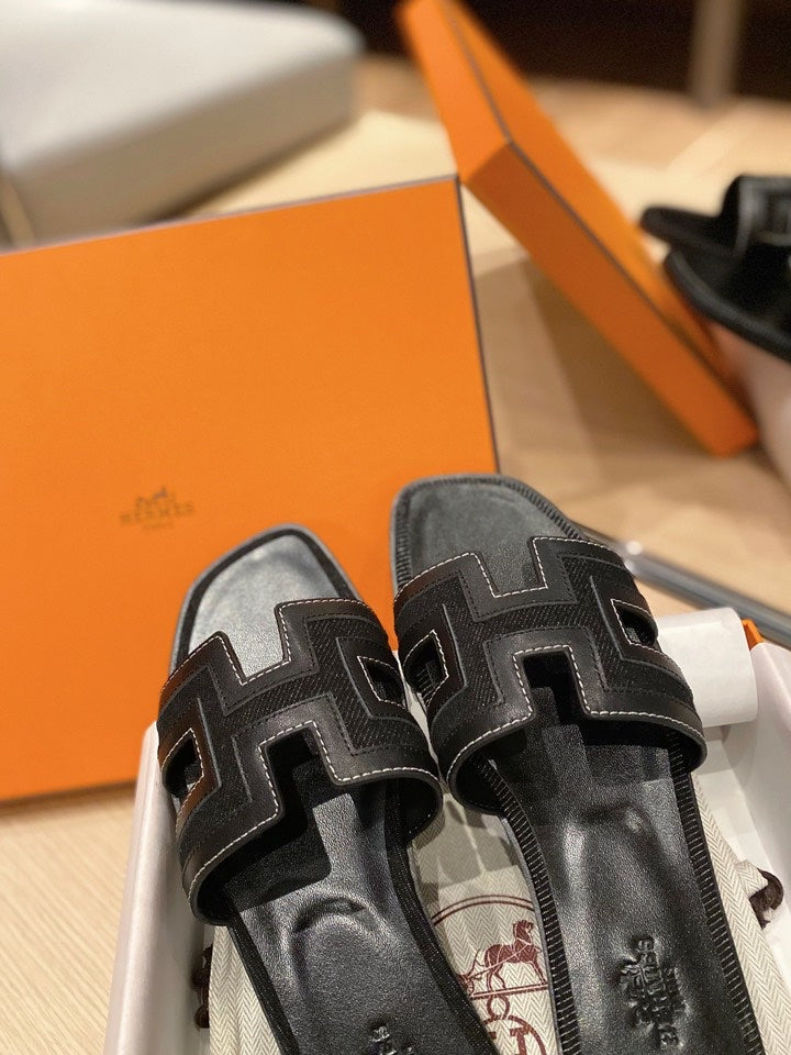 Hermes 0RAN Sandals in Black Calfskin and Canvas