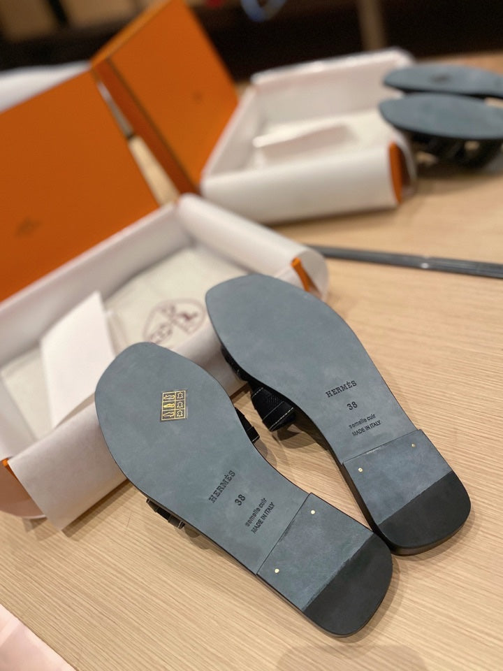Hermes 0RAN Sandals in Black Calfskin and Canvas