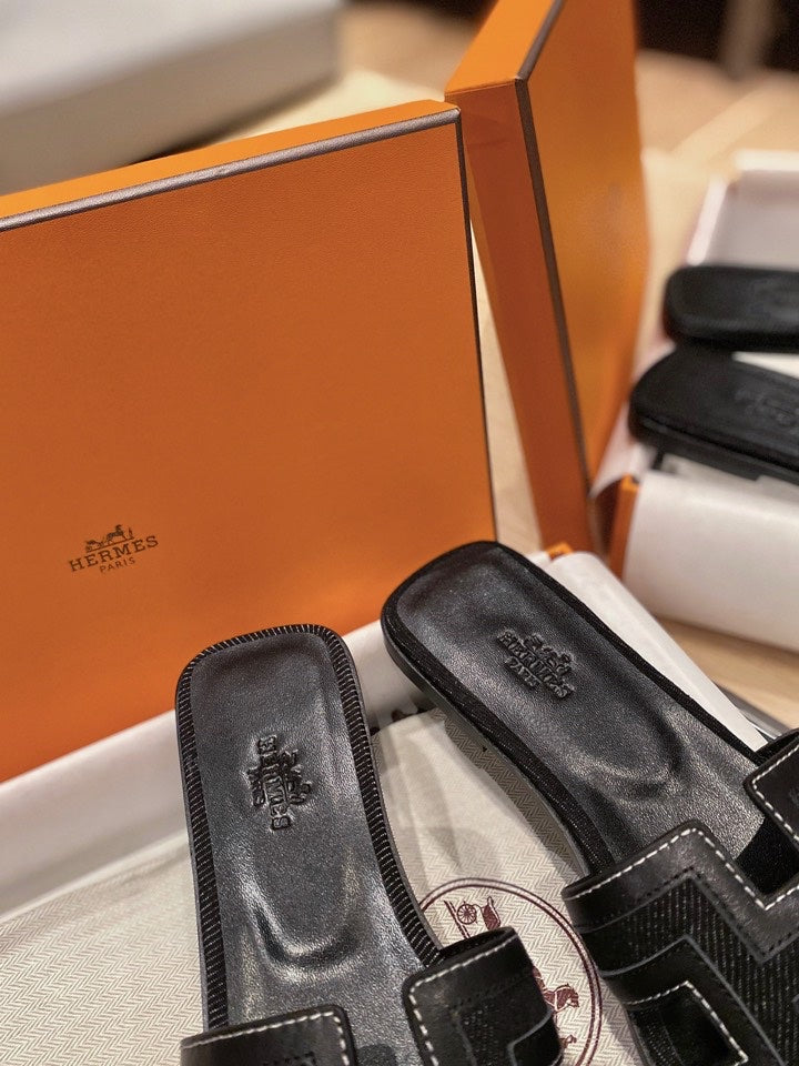 Hermes 0RAN Sandals in Black Calfskin and Canvas