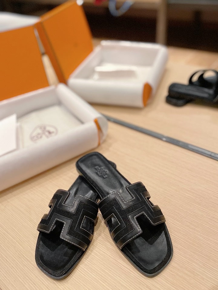 Hermes 0RAN Sandals in Black Calfskin and Canvas