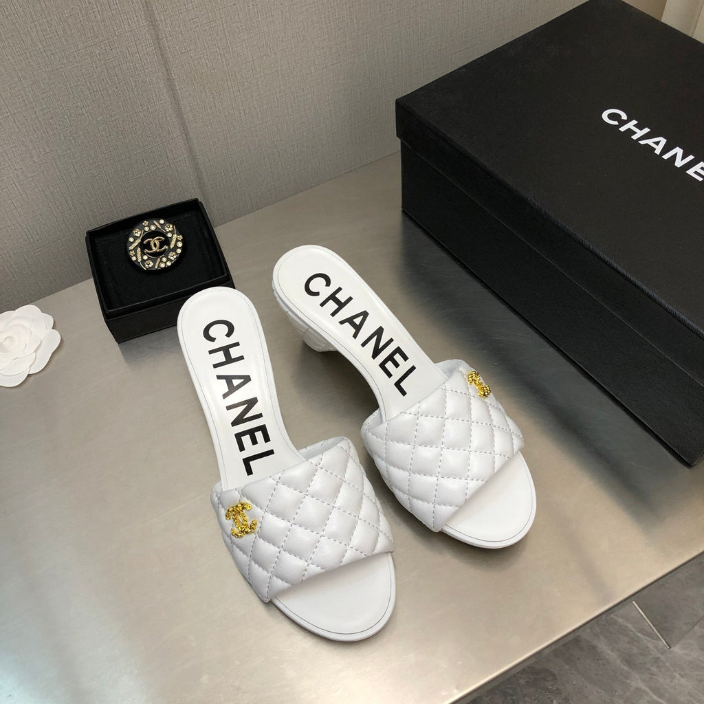 Chanel Diamond-Quilted 6 cm Sandals in White Lambskin