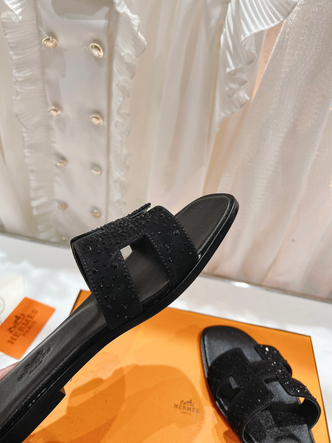 Hermes 0RAN Sandal Black Lambskin Attach Crystals-Black