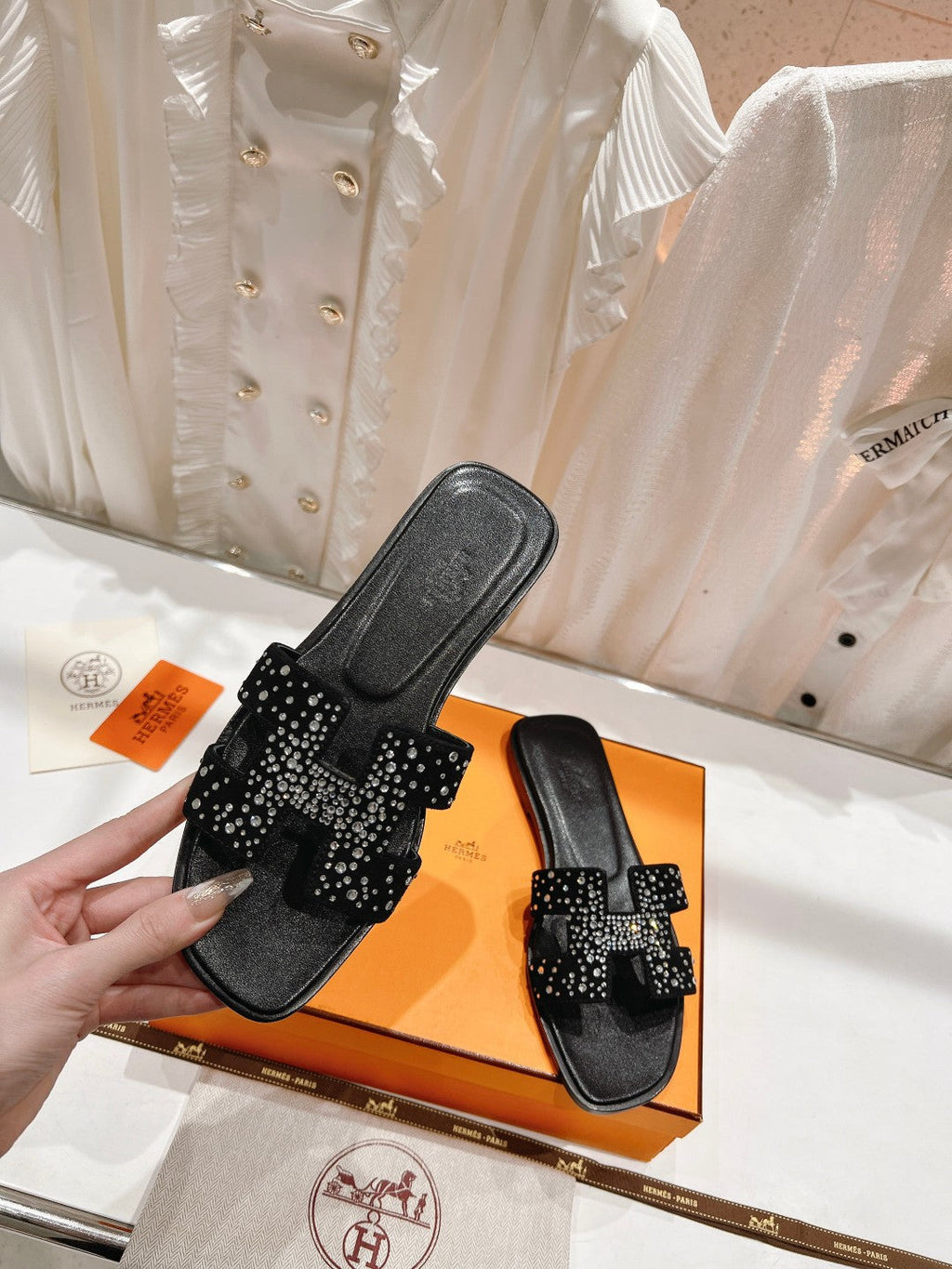 Hermes 0RAN Sandal Black Lambskin Attach Crystals