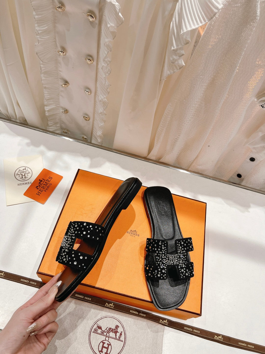 Hermes 0RAN Sandal Black Lambskin Attach Crystals