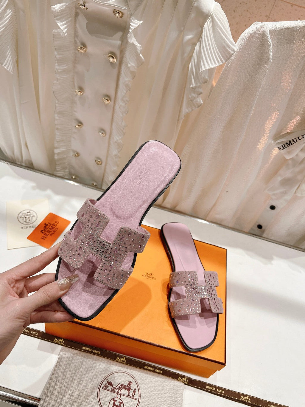 Hermes 0RAN Sandals Pastel Pink Lambskin Attach Crystal