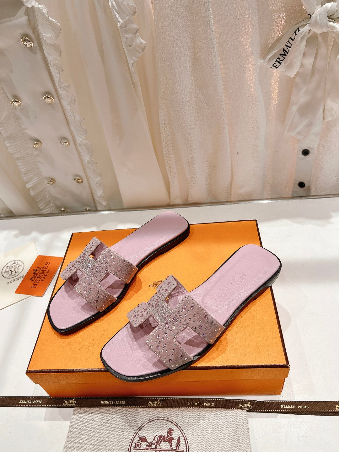 Hermes 0RAN Sandals Pastel Pink Lambskin Attach Crystal