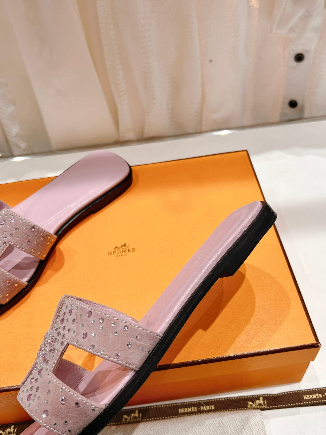 Hermes 0RAN Sandals Pastel Pink Lambskin Attach Crystal