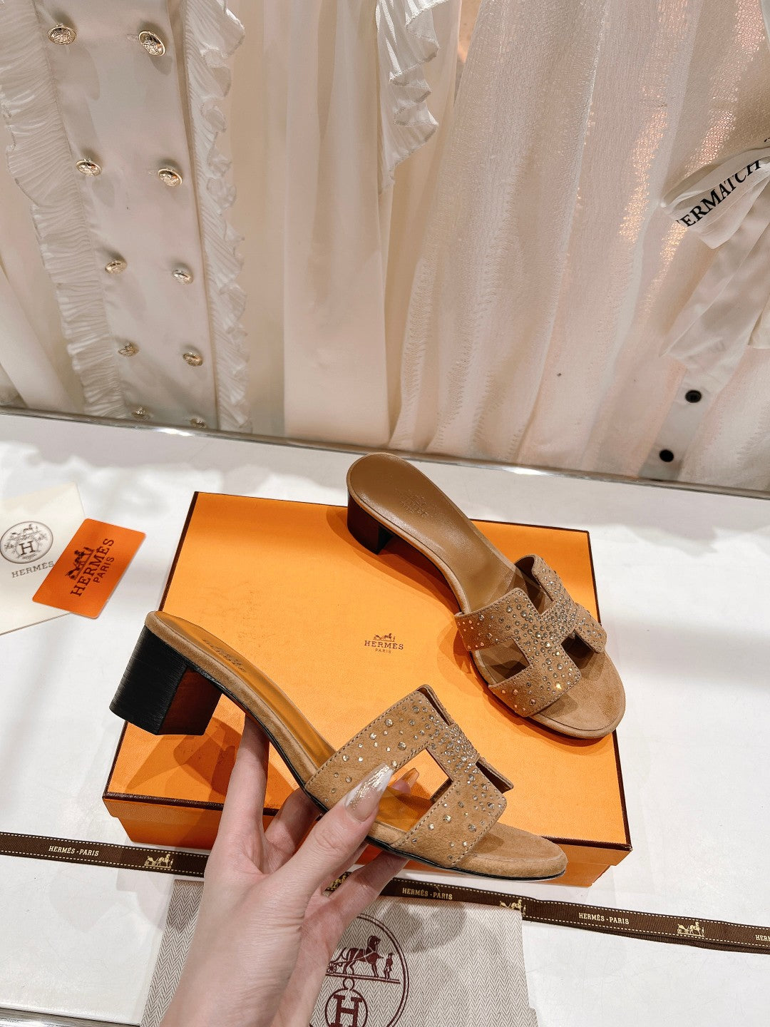 Hermes 0ASIS Sandals Caramel Lambskin Attach Crystal