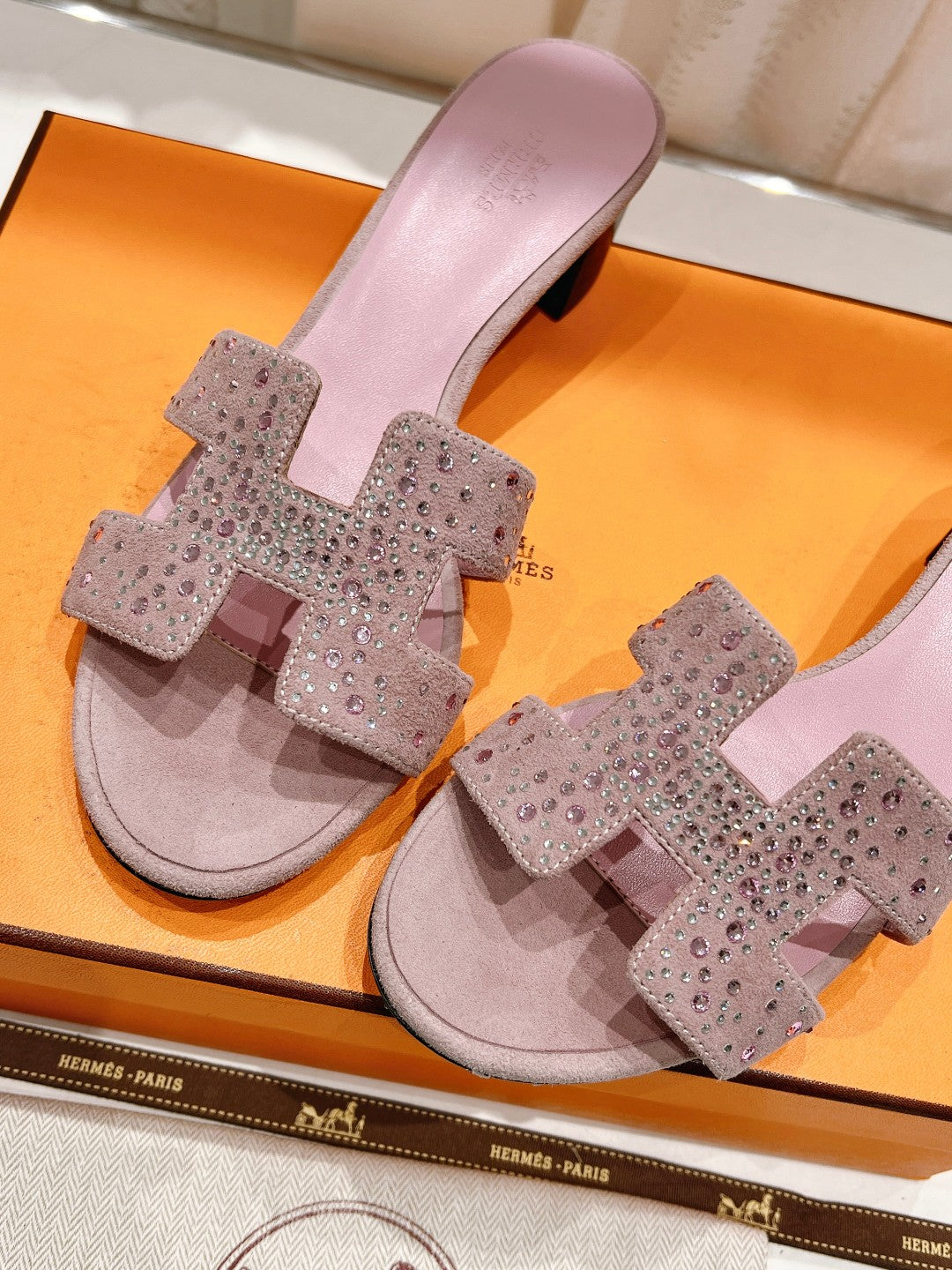 Hermes 0ASIS Sandals Pastel Pink Lambskin Attach Crystal