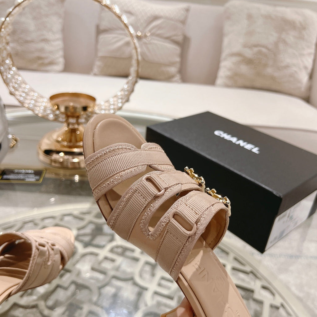Chanel Double C Xiaoxiang Chain Fabric Head Chunky High Heel Cream Lambskin