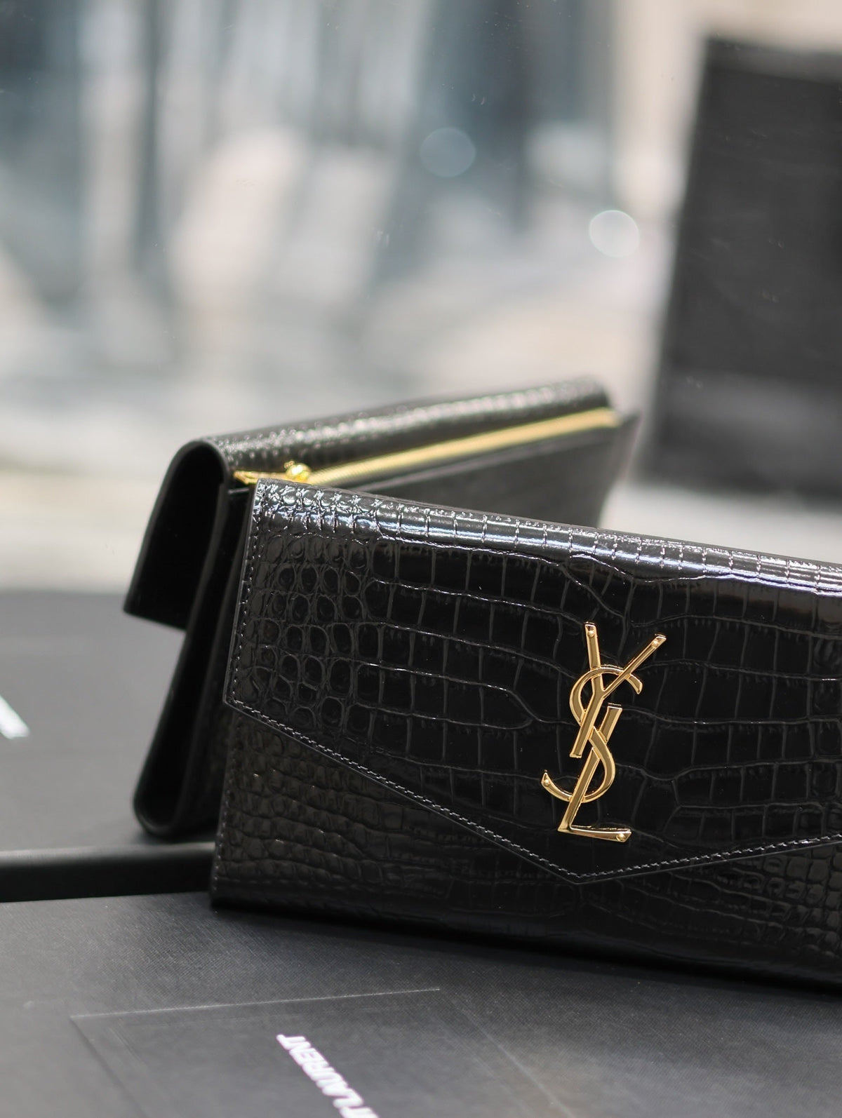 Saint Laurent Uptown Wallet 21 in Black Crocodile Pattern Calfskin Gold Logo
