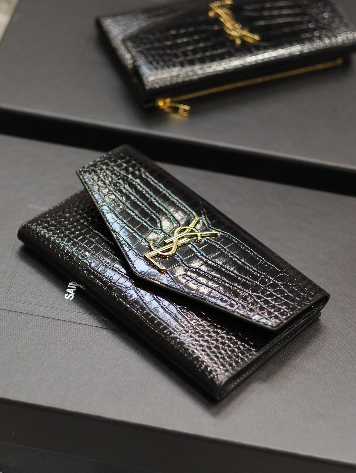 Saint Laurent Uptown Wallet 21 in Black Crocodile Pattern Calfskin Gold Logo