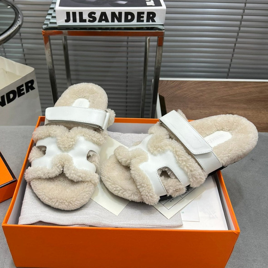 Hermes Chypre Slippers in Beige Lamb Wool and White Calfskin