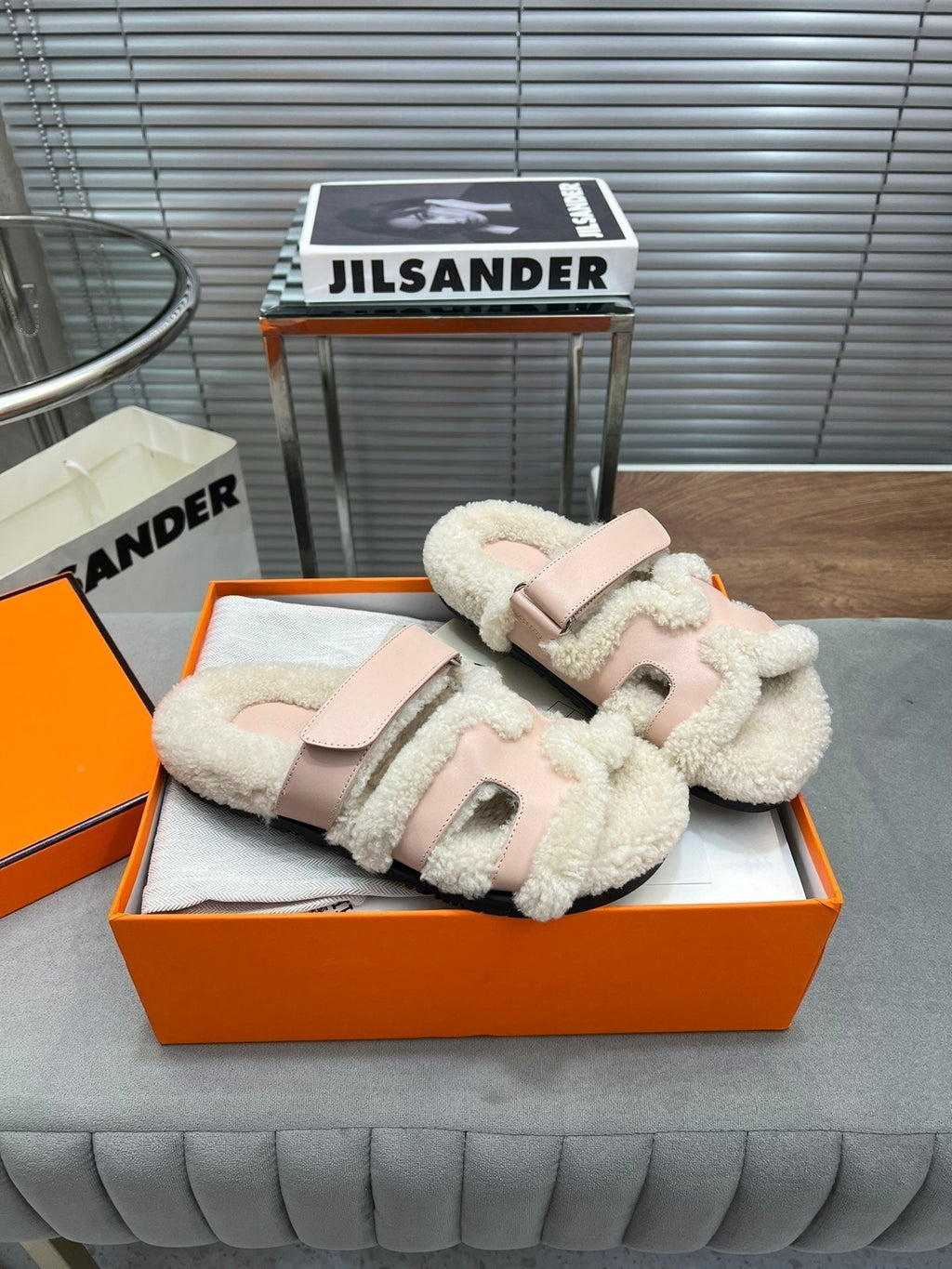 Hermes Chypre Slippers in Beige Lamb Wool and Baby Pink Calfskin
