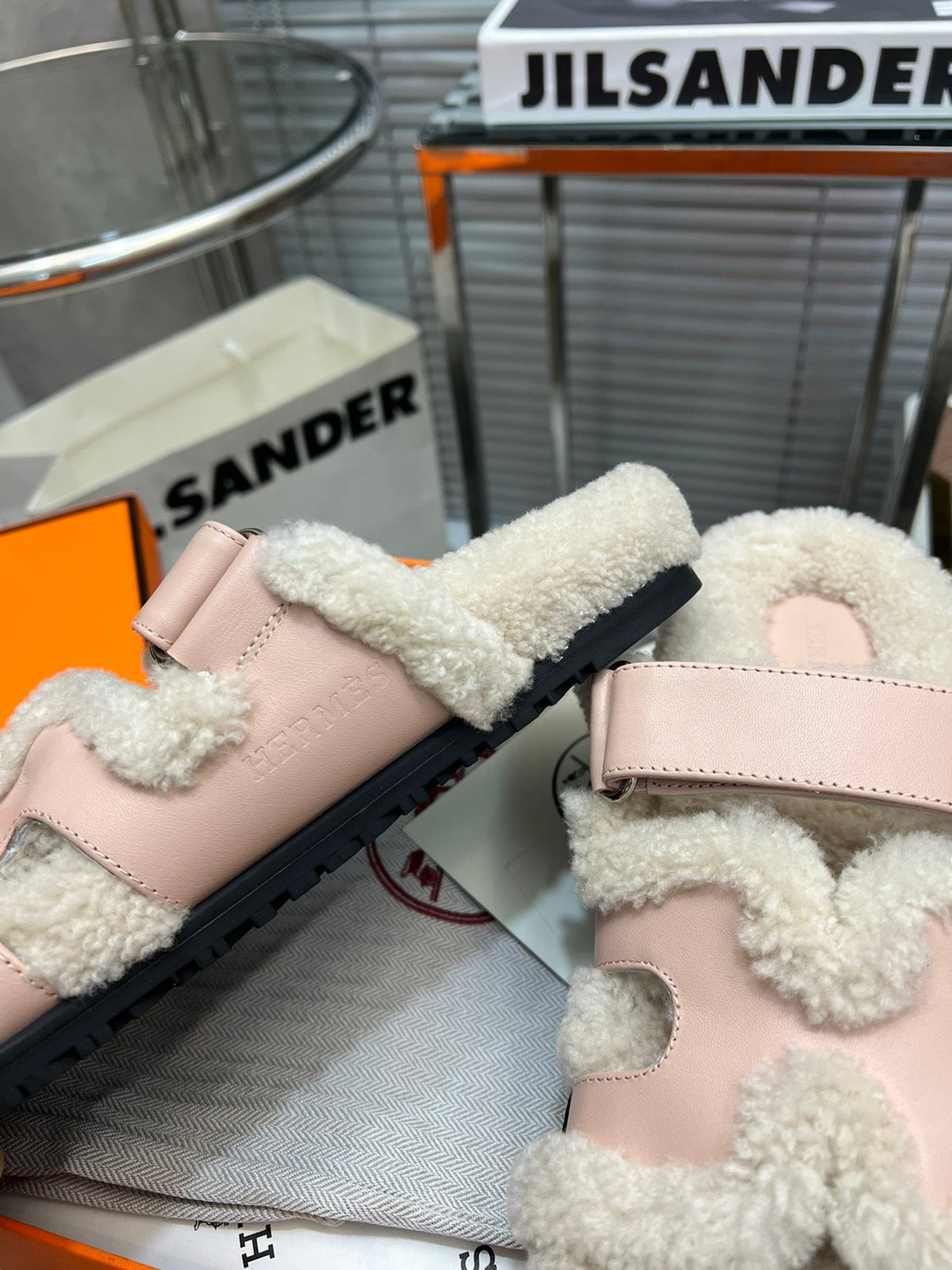Hermes Chypre Slippers in Beige Lamb Wool and Baby Pink Calfskin