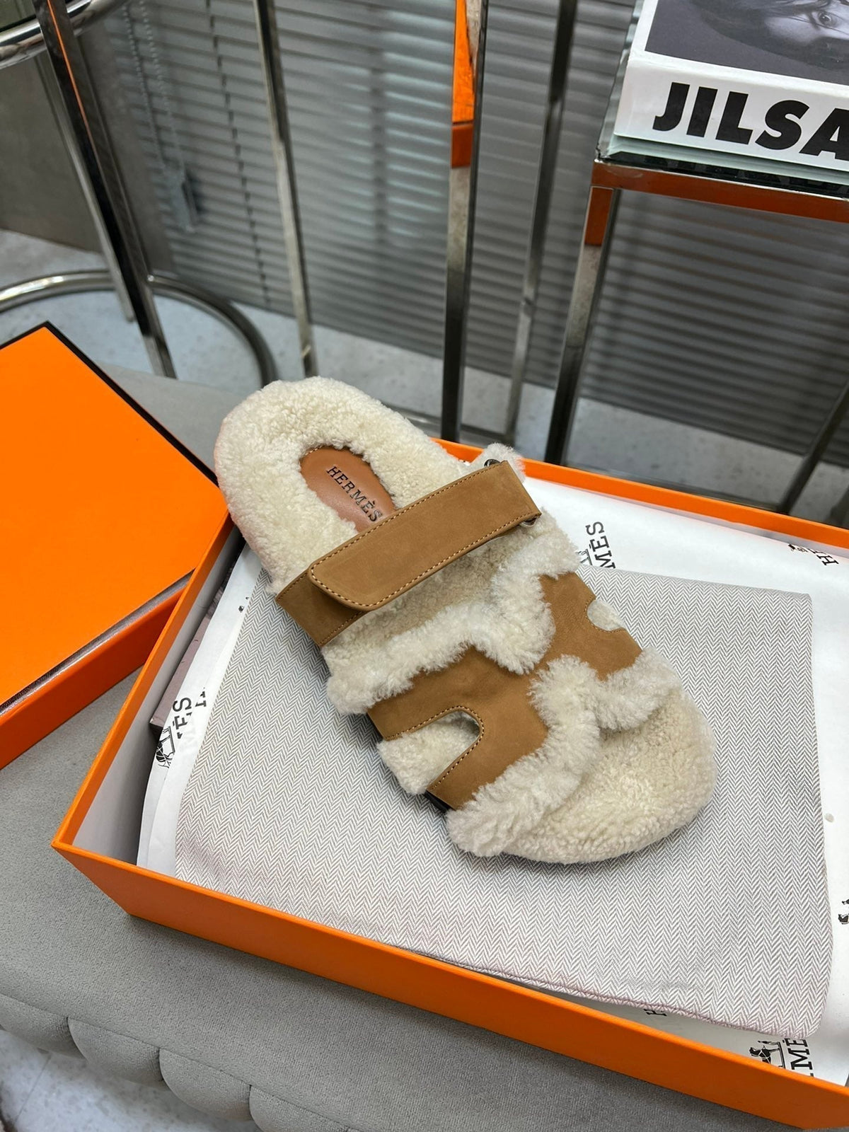 Hermes Chypre Slippers in Beige Lamb Wool and Peru Brown Suede