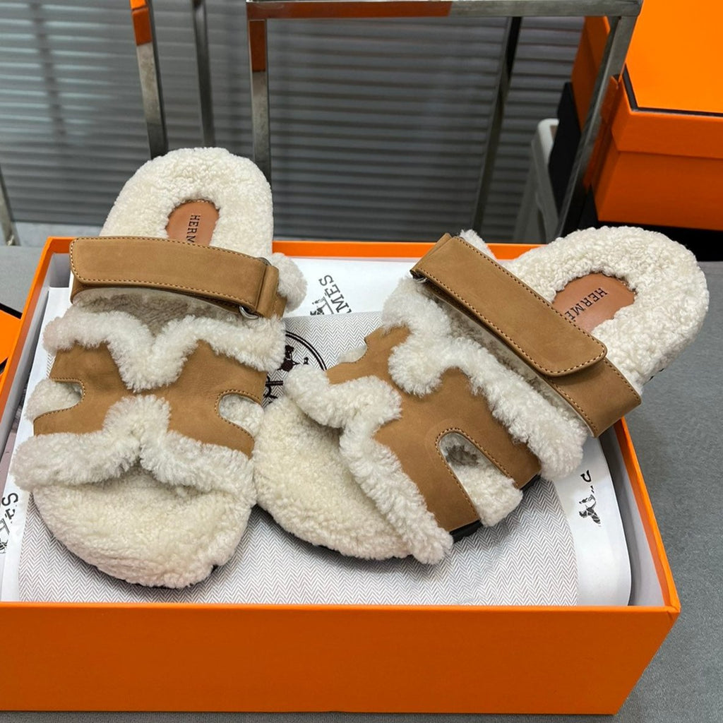 Hermes Chypre Slippers in Beige Lamb Wool and Peru Brown Suede