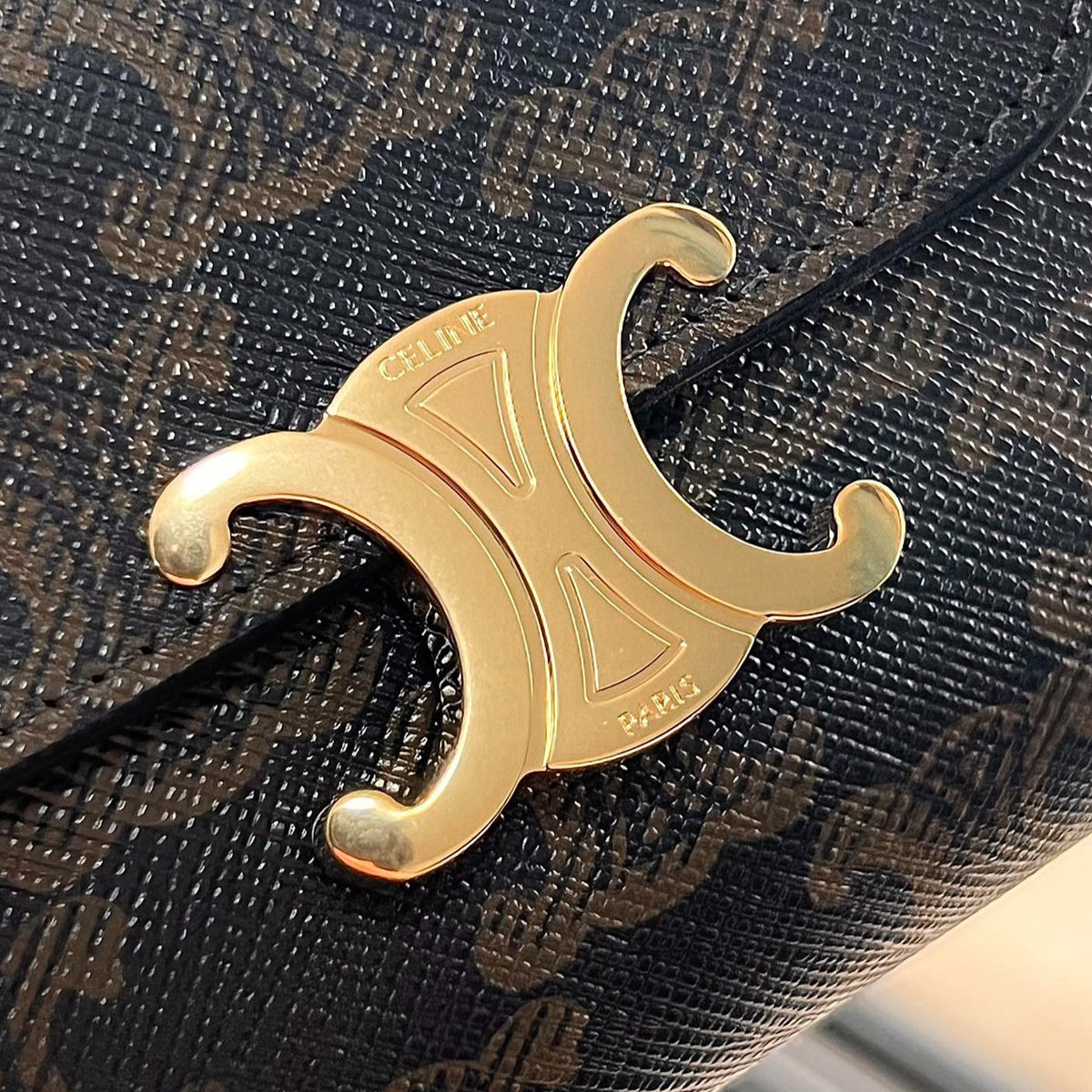 Celine Triomphe 10 Calfskin Wallet Tan