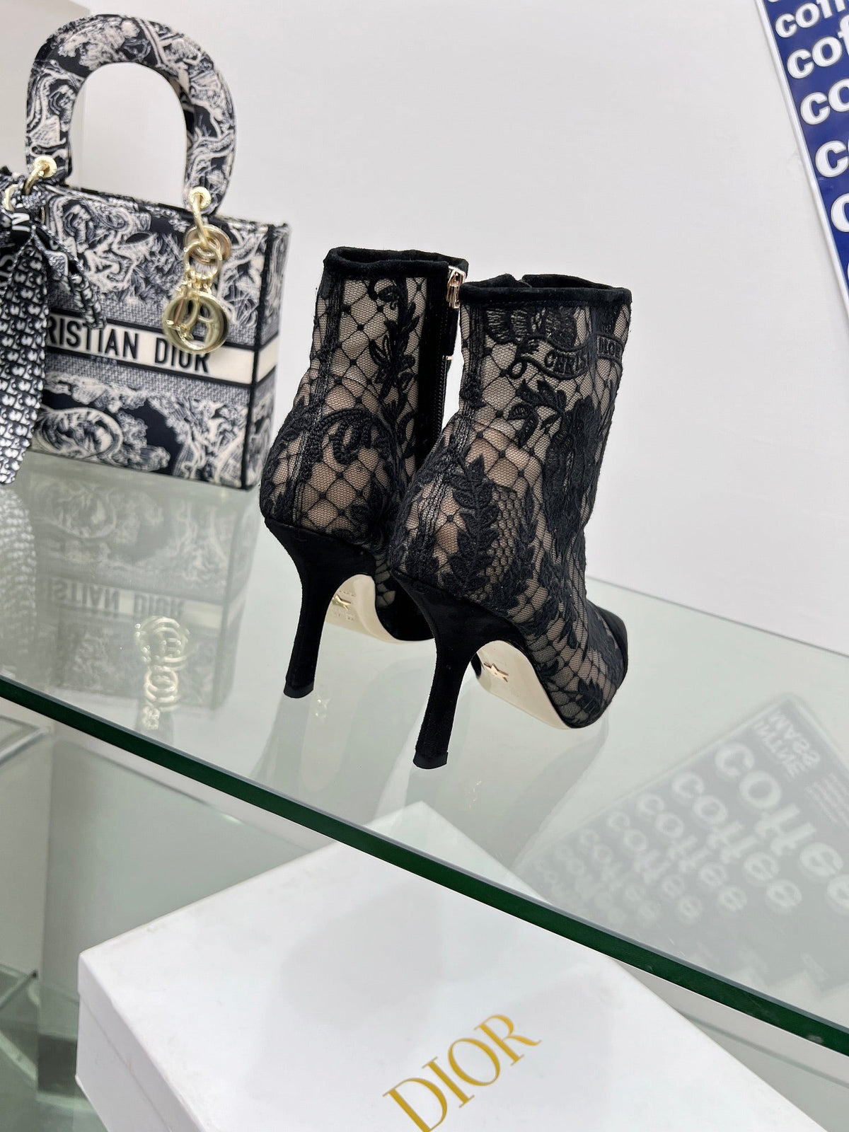 Dior 25S Pointed-Toe Ankle Boots 95 mm in Black Mesh Tulle and Suede