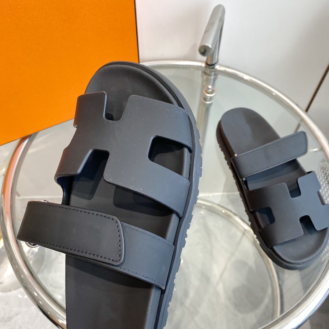 Hermes Chypre Sandal Black Mastic Calfskin Leather