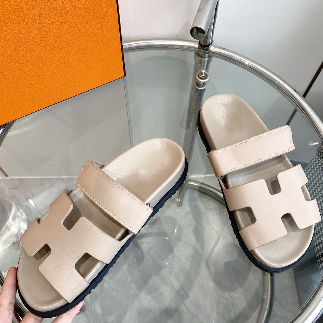 Hermes Chypre Sandal Beige Mastic Calfskin Leather