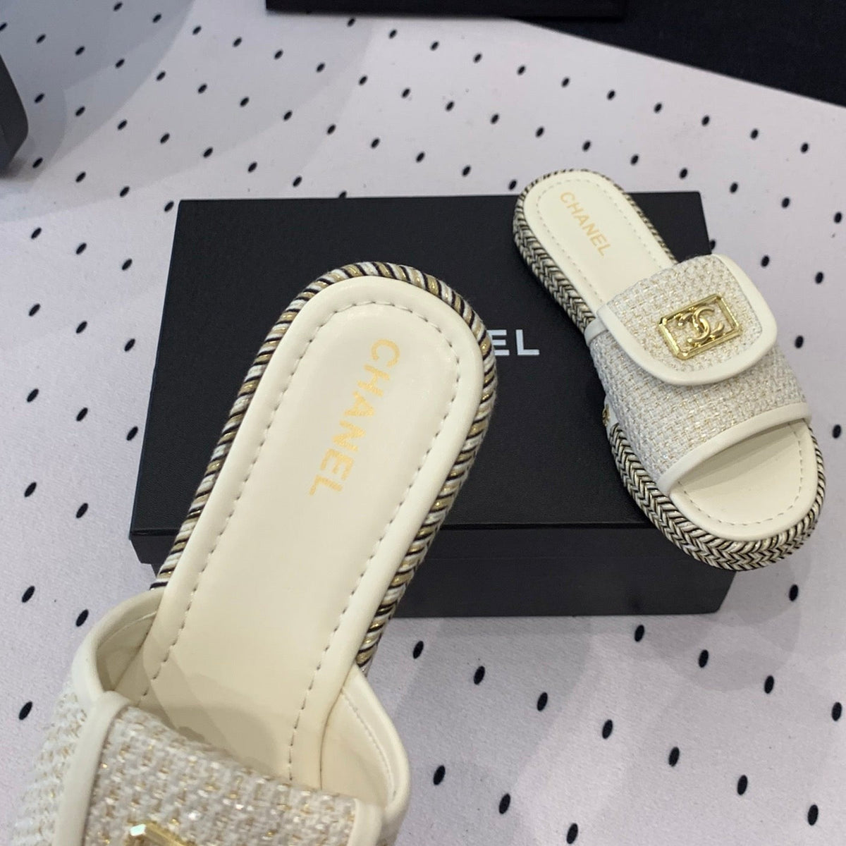 Chanel Double Women New Trendy Calfskin Slippers White