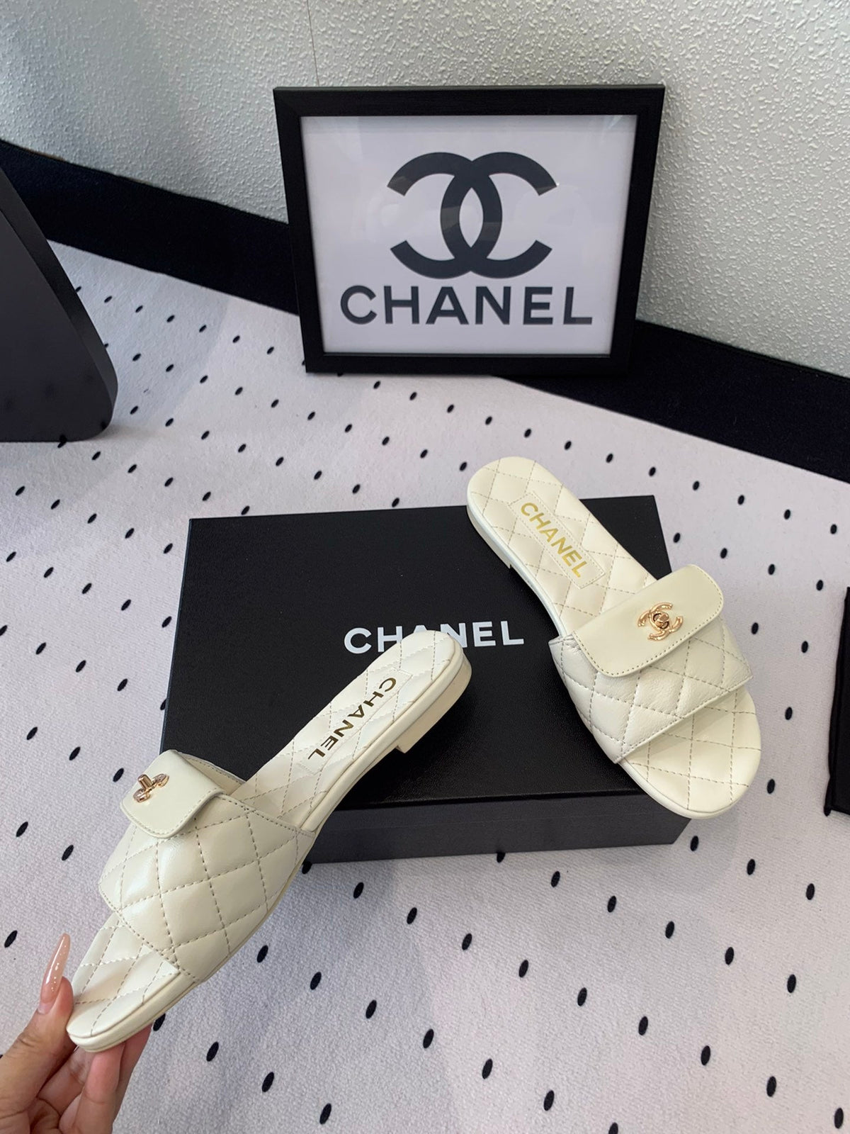 Chanel Slippers in White Calfskin