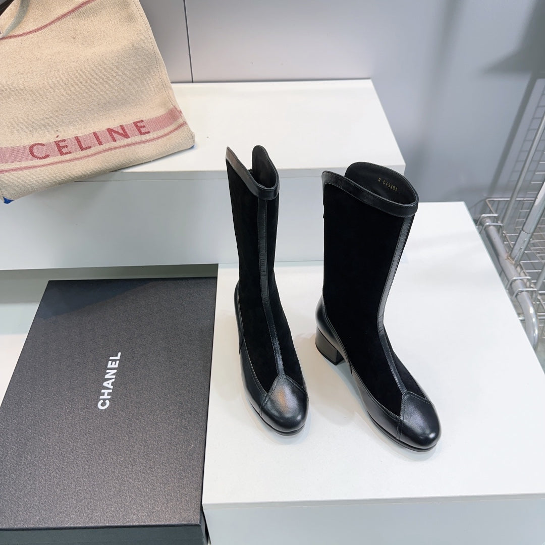 Chanel Short Boots 25S 45 mm in Black Suede and Lambskin
