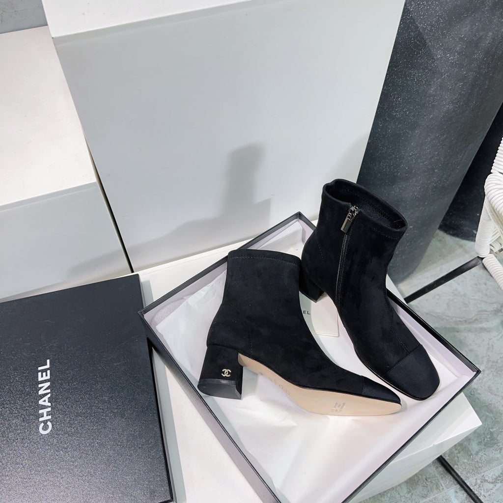 Chanel Ankle Boots 25S 45 mm in Black Suede with Zipper