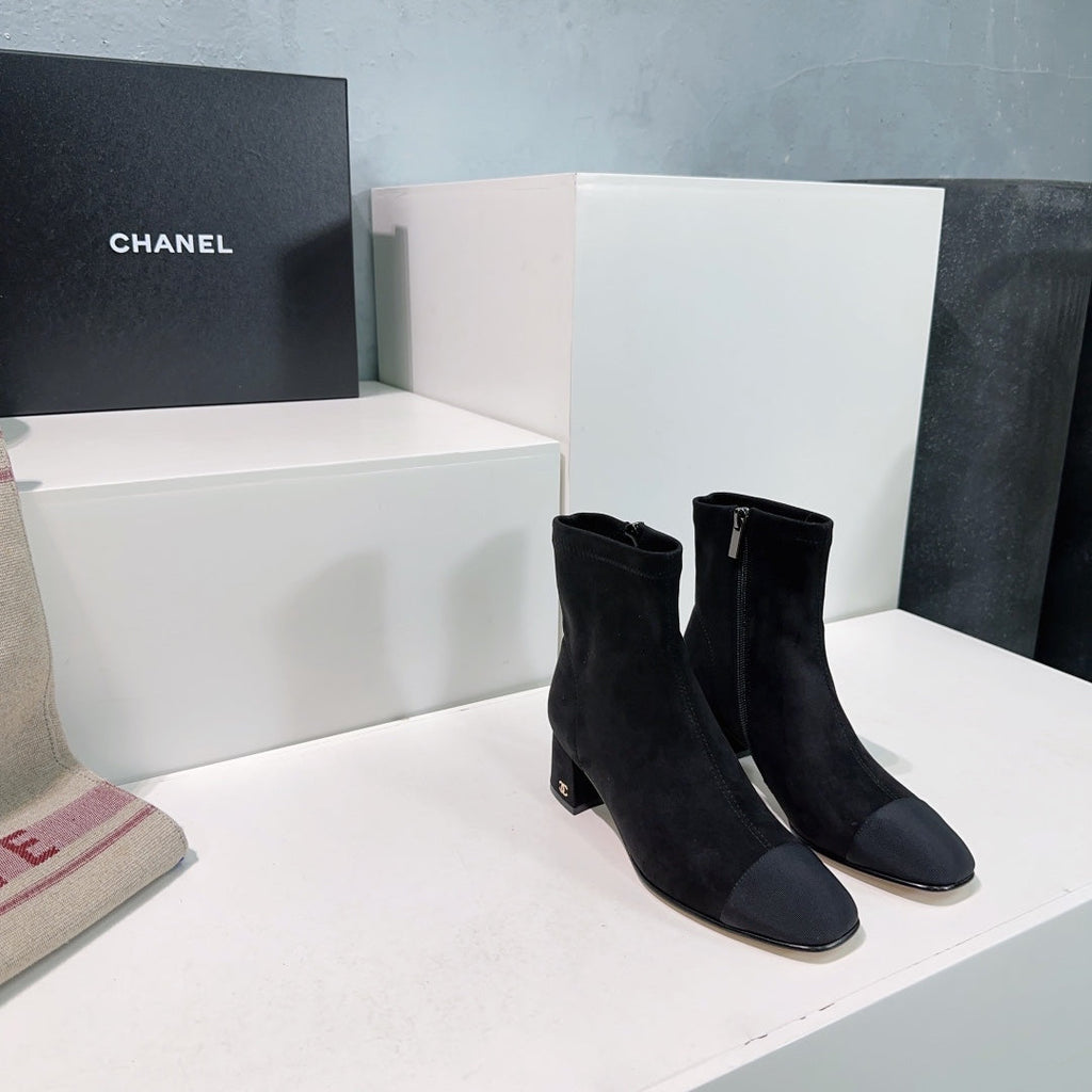 Chanel Ankle Boots 25S 45 mm in Black Suede with Zipper
