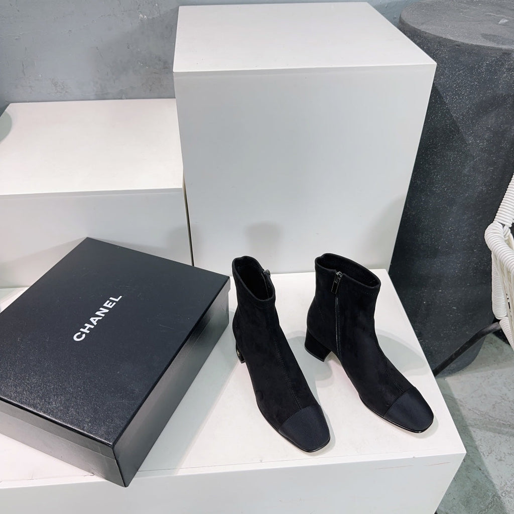 Chanel Ankle Boots 25S 45 mm in Black Suede with Zipper