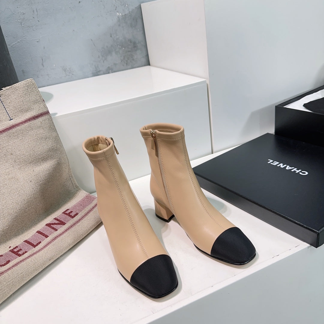 Chanel Ankle Boots 25S 45 mm in Beige and Black Lambskin with Zipper