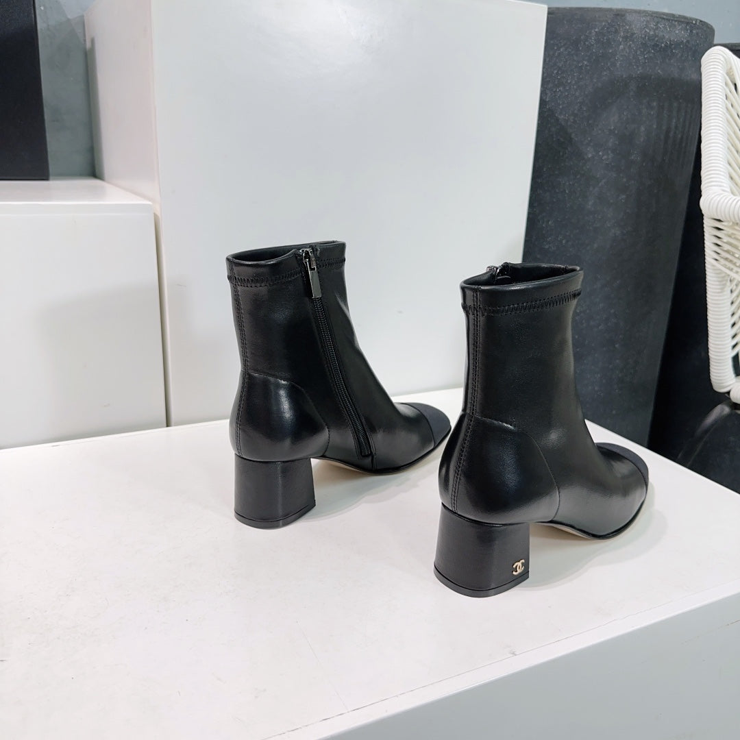 Chanel Ankle Boots 25S 45 mm in Black Lambskin with Zipper