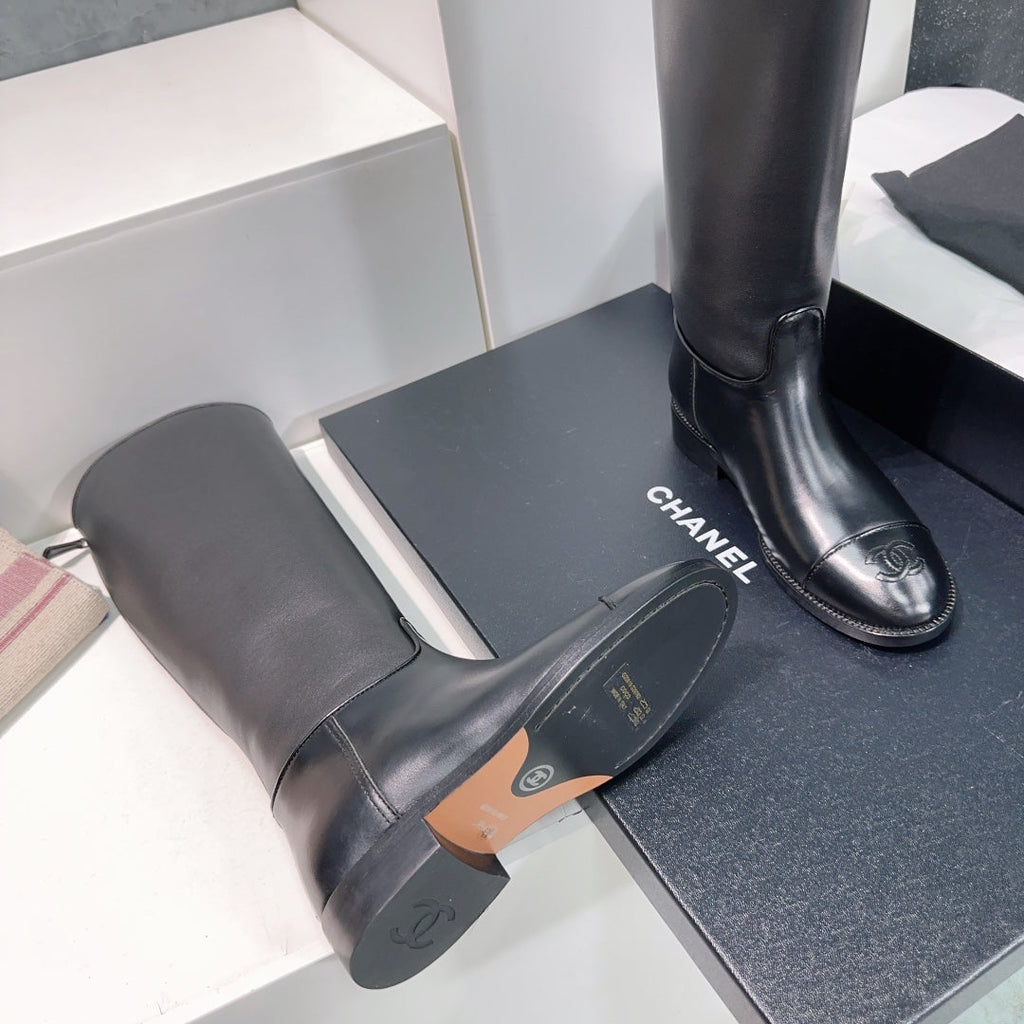 Chanel Knee-High Zipper Boots 25S 25 mm in Black Lambskin