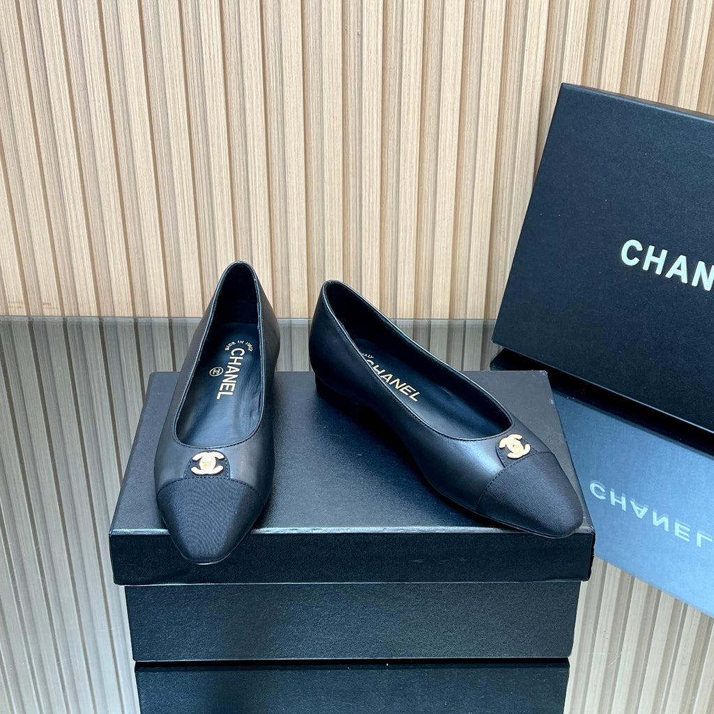 Chanel 25S Ballet Flats Logo in Black Calfskin and Canvas Gold Hardwre