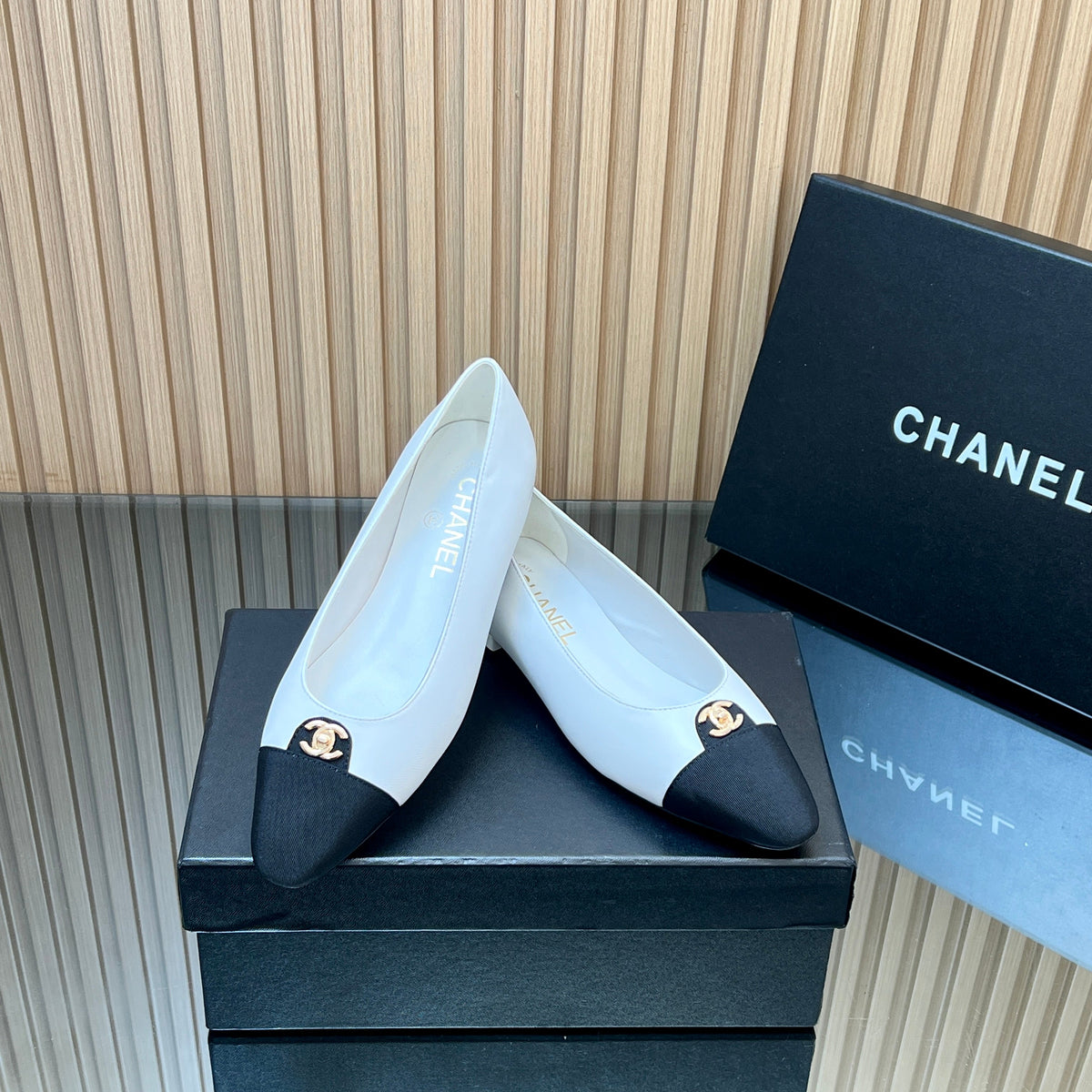 Chanel 25S Ballet Flats Logo in White Calfskin and Black Canvas Gold Hardwre