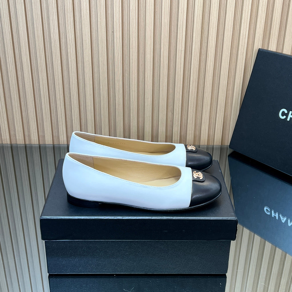 Chanel 25S Ballet Flats in White and Black Lambskin Gold Hardwre