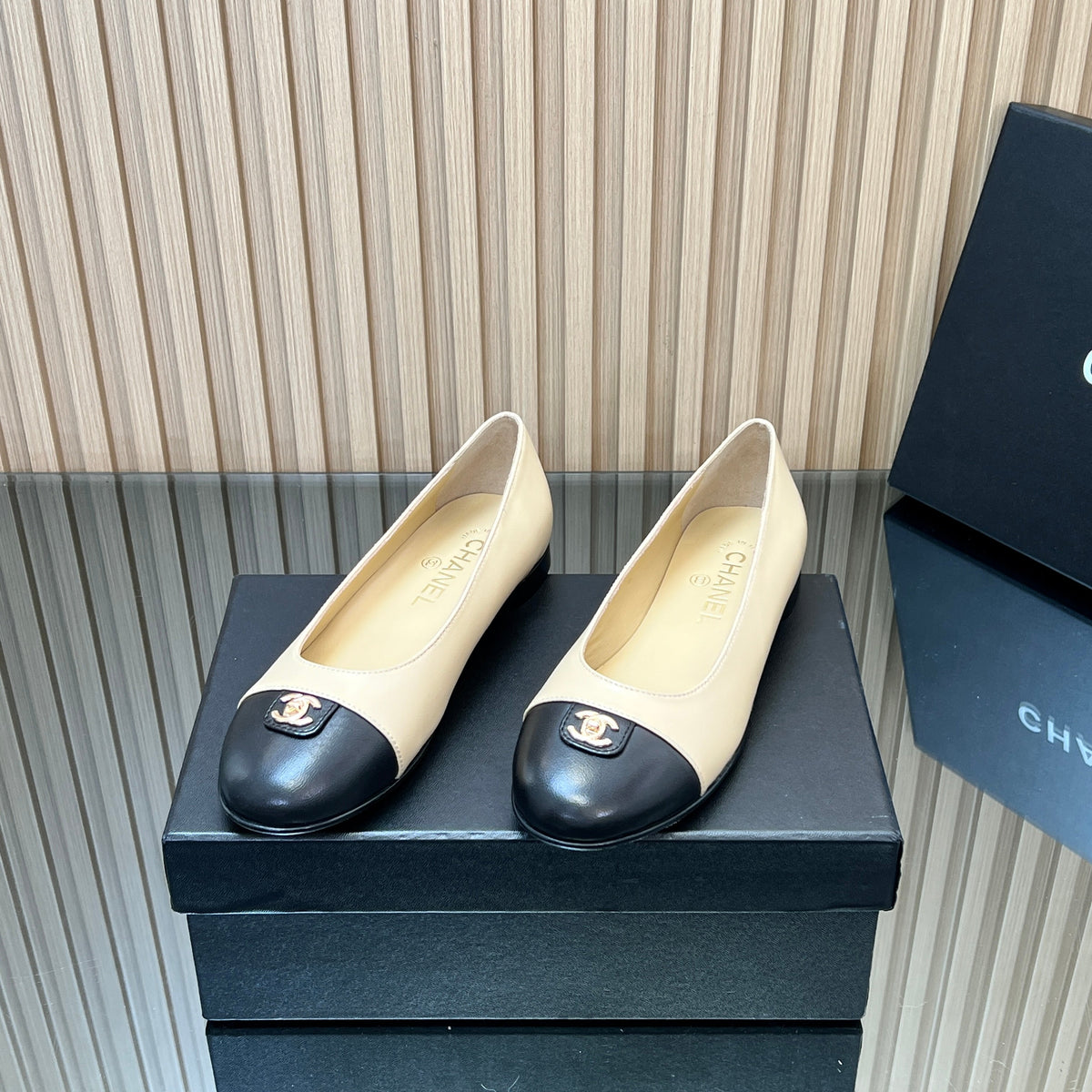 Chanel 25S Ballet Flats in Beige and Black Lambskin Gold Hardwre
