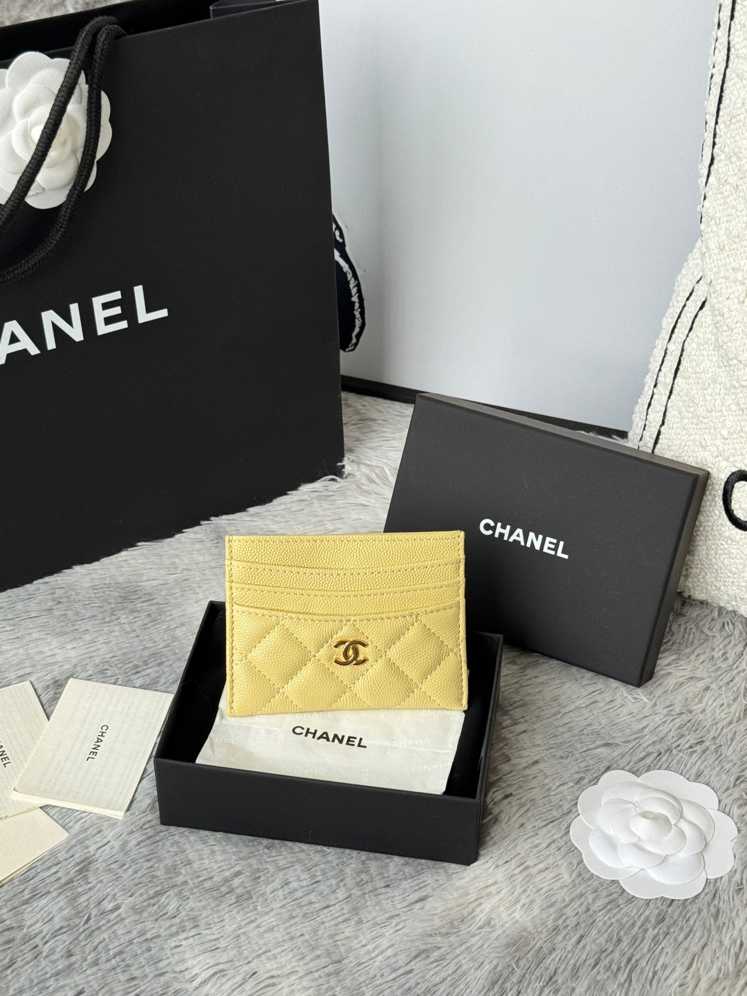 Chanel 25S Card Holder 11 in Yellow Caviar Gold Hardware
