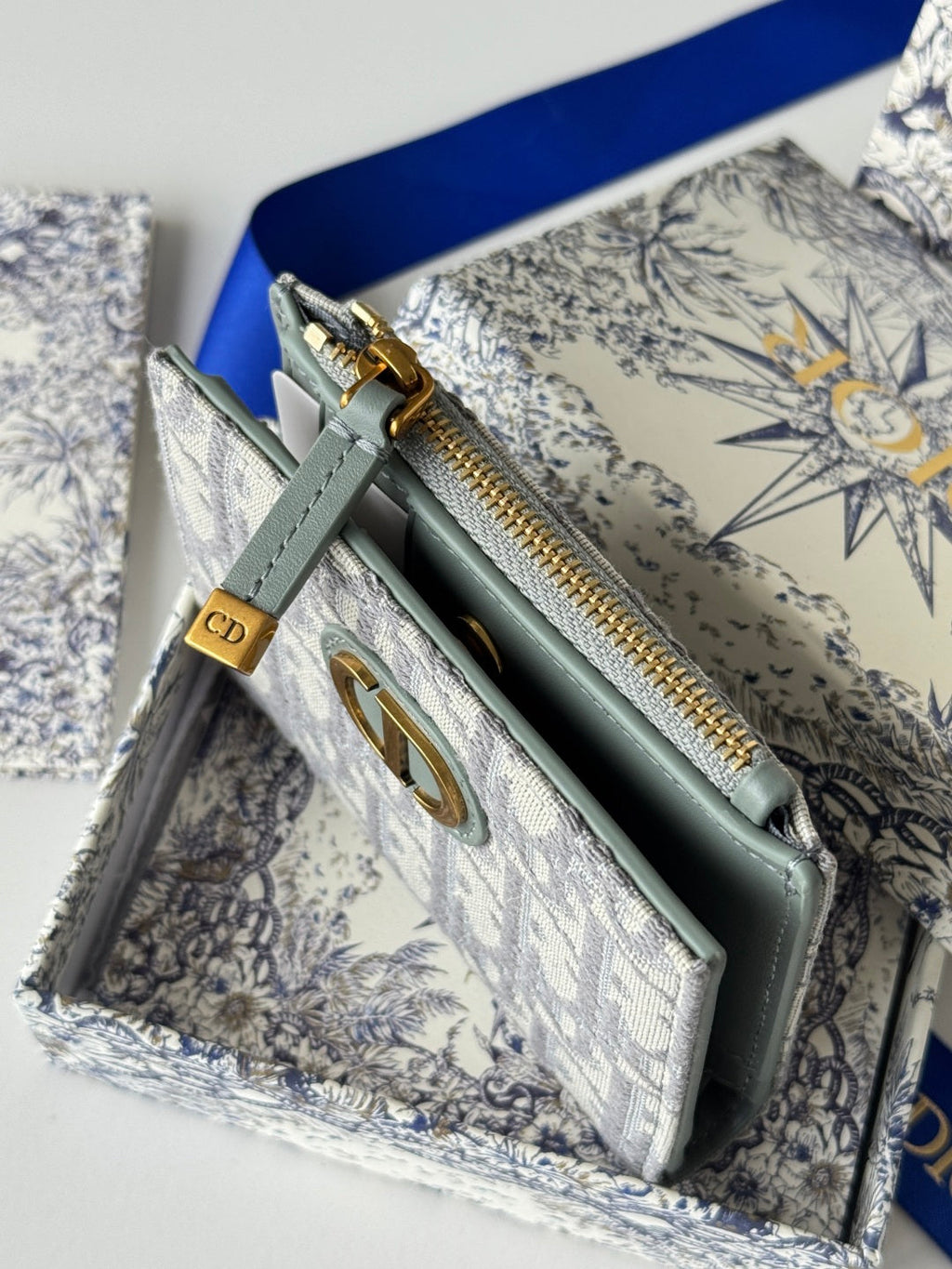 Chanel Dior 25S 30 Montaigne Dahlia Wallet 11 in Gray Dior Oblique Jacquard