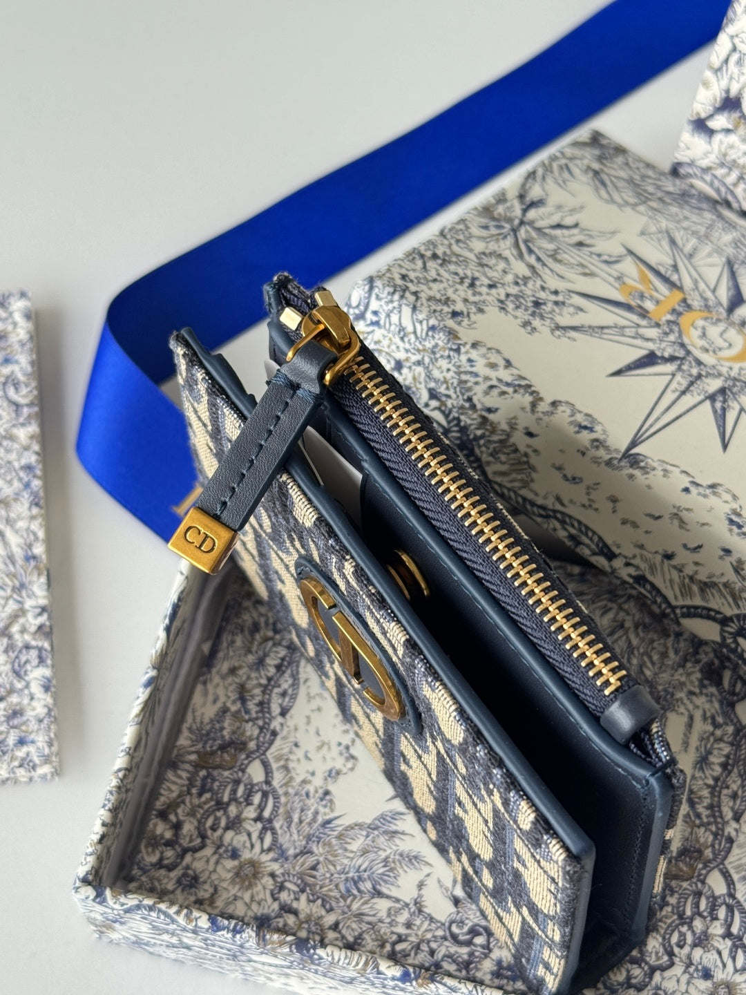Chanel Dior 25S 30 Montaigne Dahlia Wallet 11 in Blue Dior Oblique Jacquard
