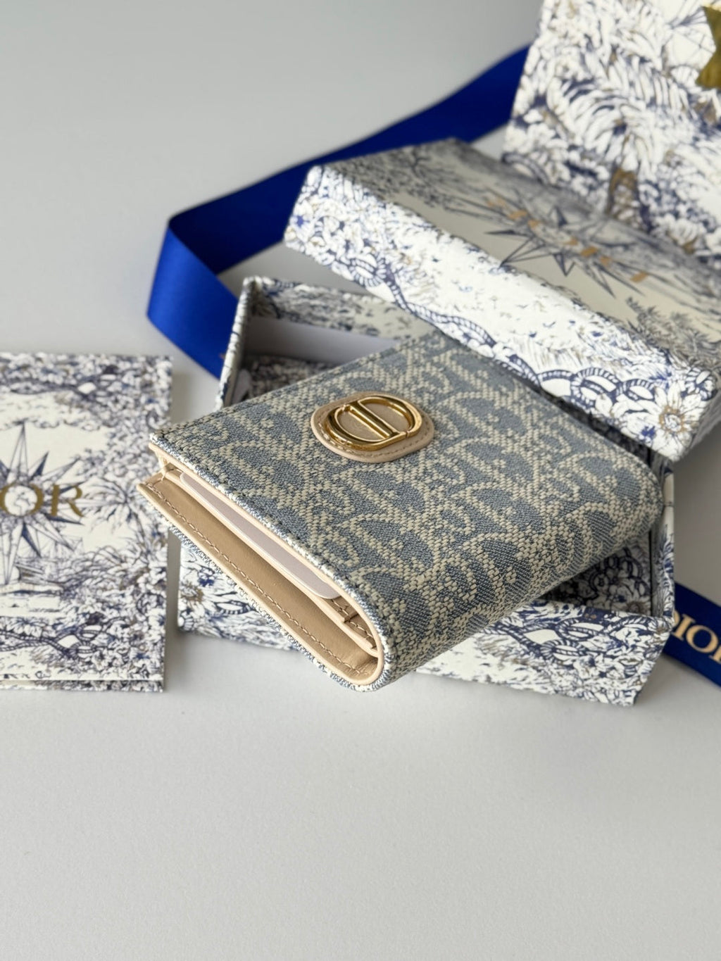 Chanel Dior 25S 30 Montaigne Dahlia Wallet 11 in Light Blue Dior Oblique Jacquard