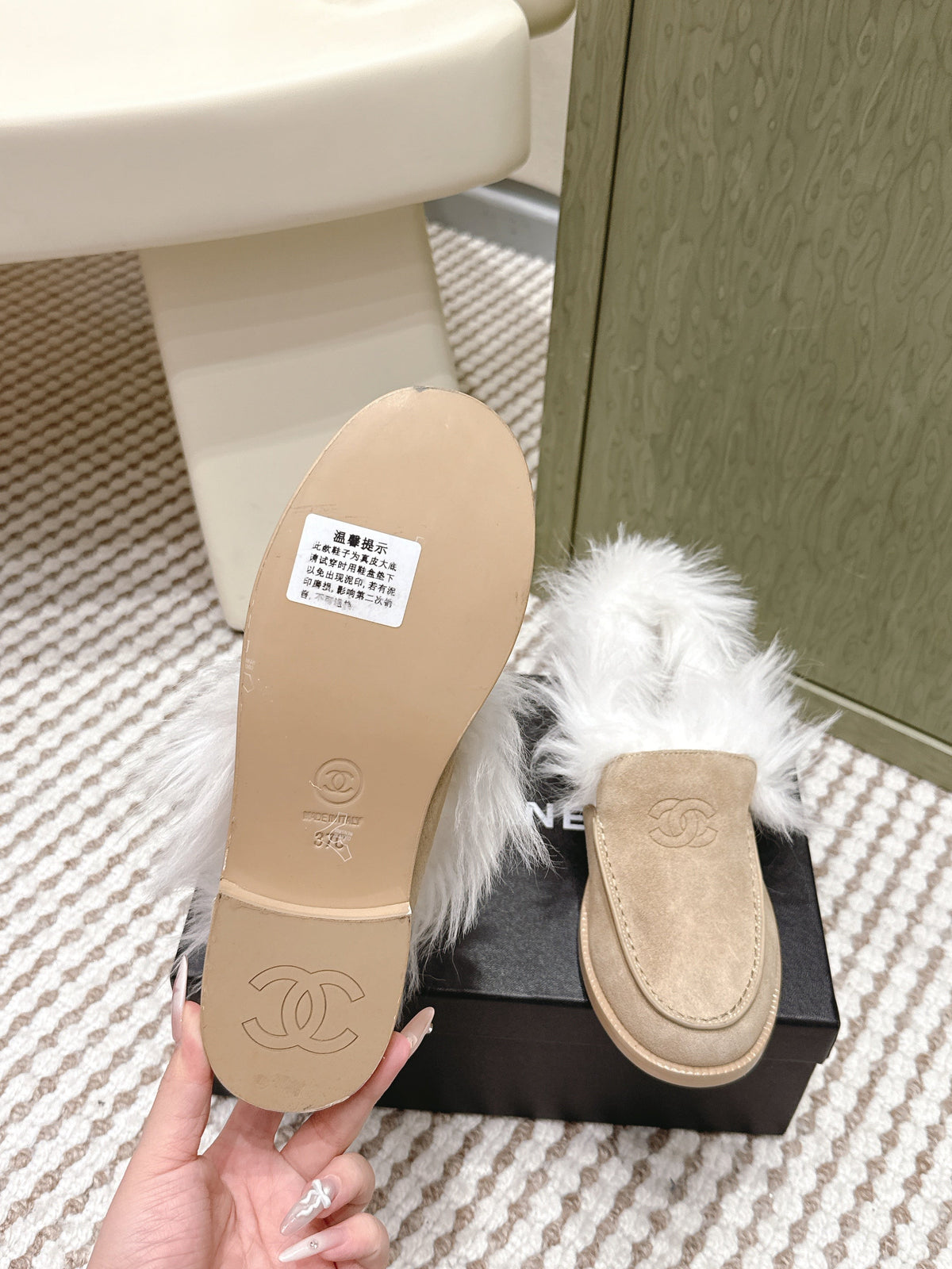 Chanel 25S Loafers Moccasin in Beige Suede with White Mink Fur Lining
