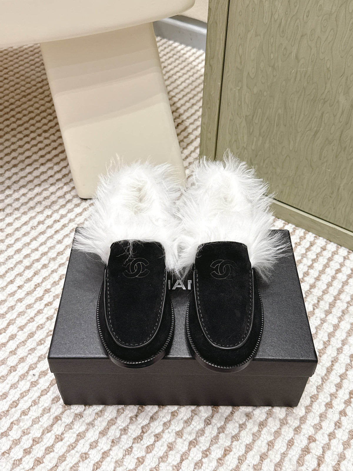 Chanel 25S Loafers Moccasin in Black Suede with White Mink Fur Lining