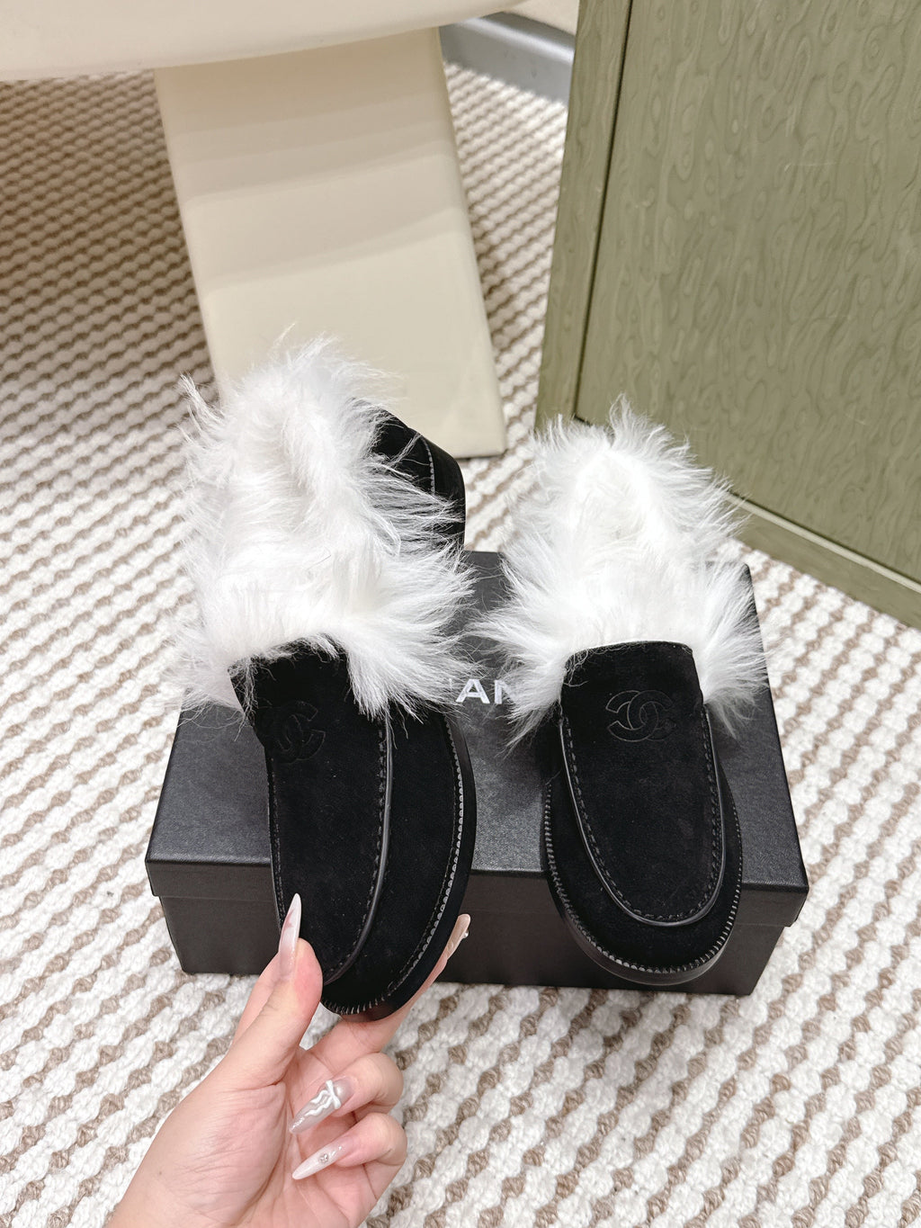 Chanel 25S Loafers Moccasin in Black Suede with White Mink Fur Lining