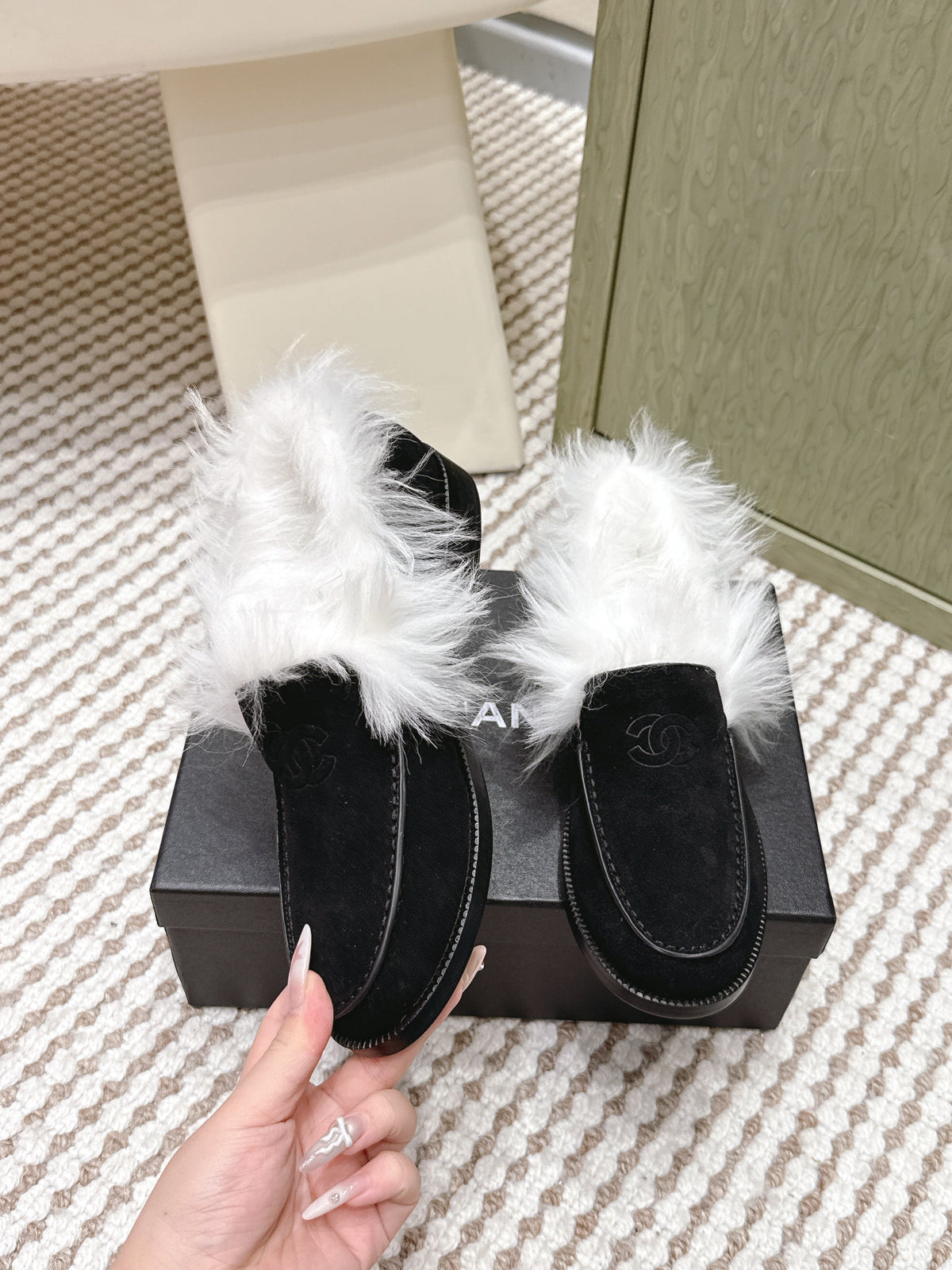 Chanel 25S Loafers Moccasin in Black Suede with White Mink Fur Lining