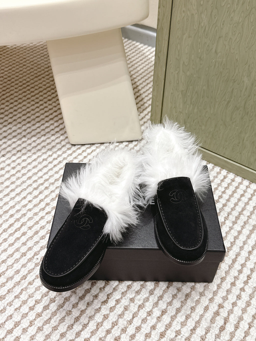 Chanel 25S Loafers Moccasin in Black Suede with White Mink Fur Lining