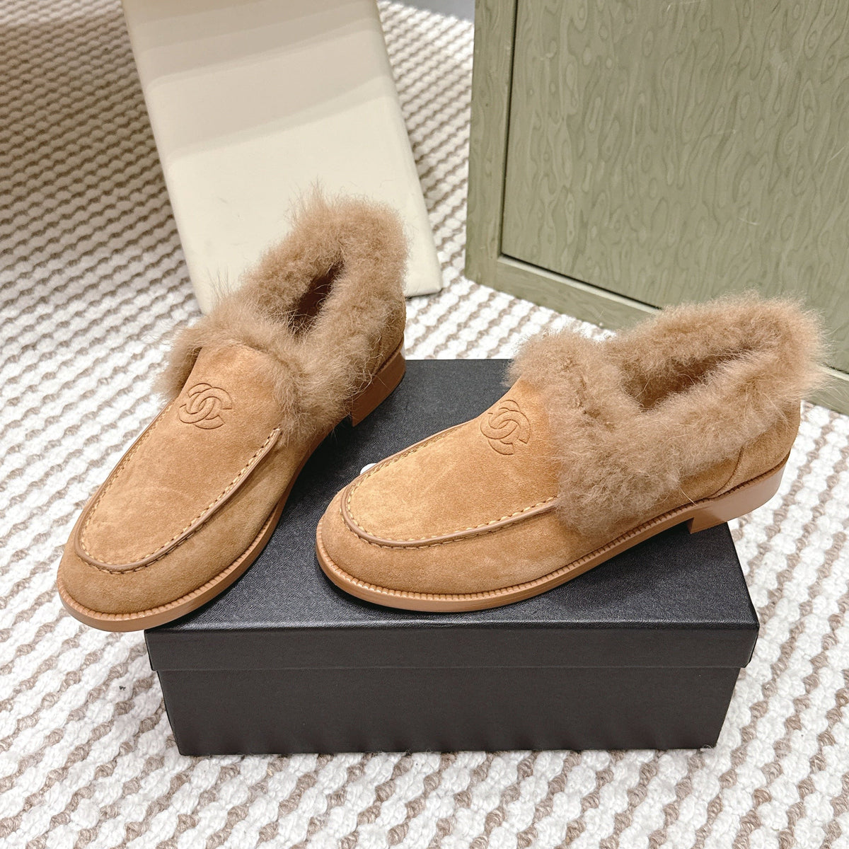 Chanel 25S Loafers Moccasin in Brown Suede with Mink Fur Lining